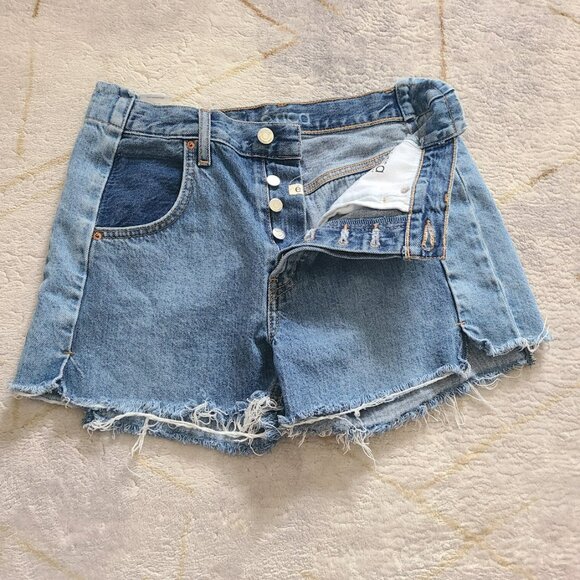 Ética Hevan Relaxed Fit Size 26  Raw Hem High Rise Two Tone Denim Cutoff Shorts - Picture 4 of 9